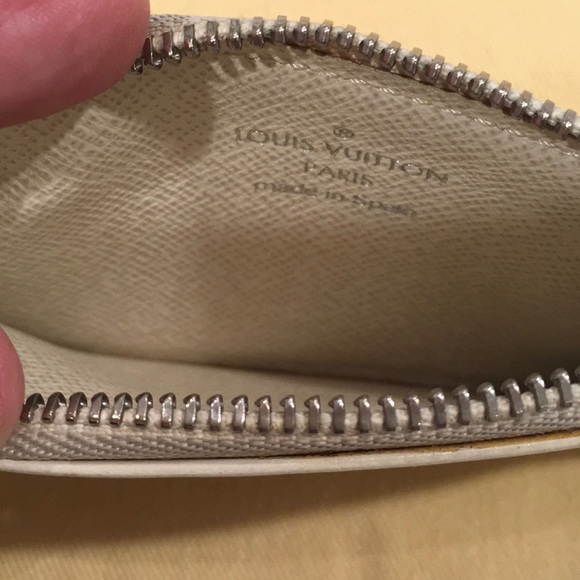 Louis Vuitton Ivory Epi Leather Key Cles Pochette coin holder - Picture 4 of 5